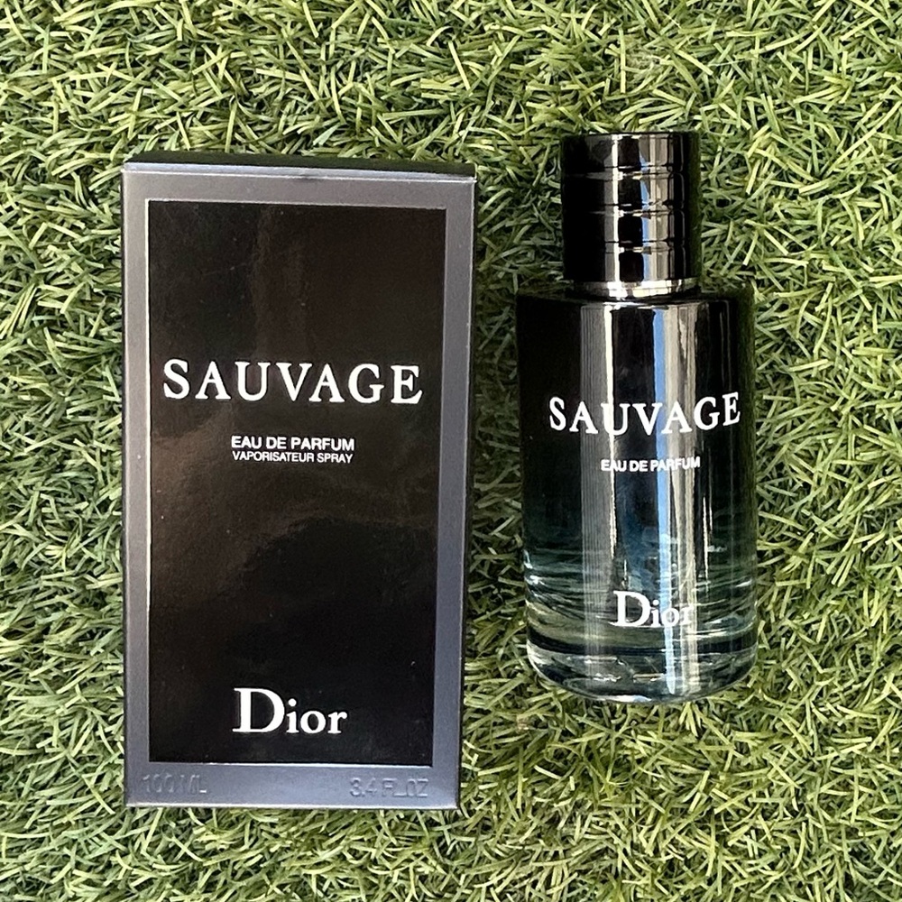 Dior Sauvage Eau De Parfum - Black Elegance